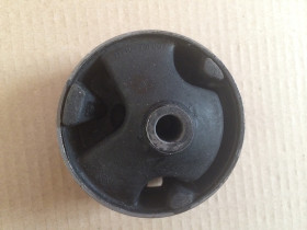 11710-75F00 SUZUKI Подушка двигуна задня Suzuki Wagon R+ 11710-75F00