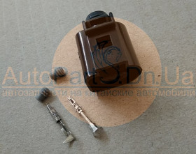 1J0973702 BRILLIANCE Коннектор датчика износа колодок Brilliance M1, M2 1J0973702